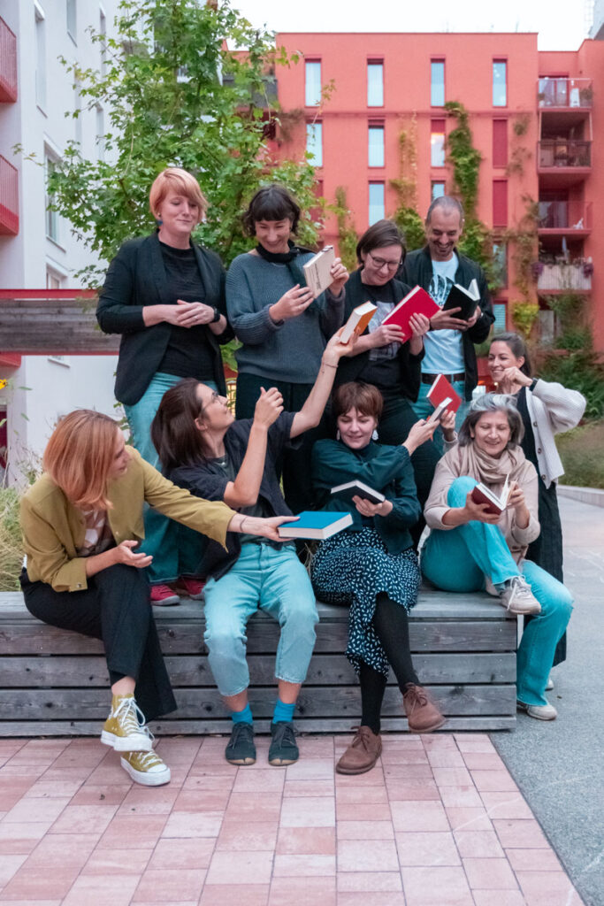 Gruppe von Erwachsene beim zweiten Informationstreffen des BuchQuartiers am 23. September 2025